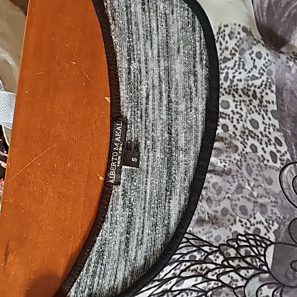 Top - Picture 2 of 3